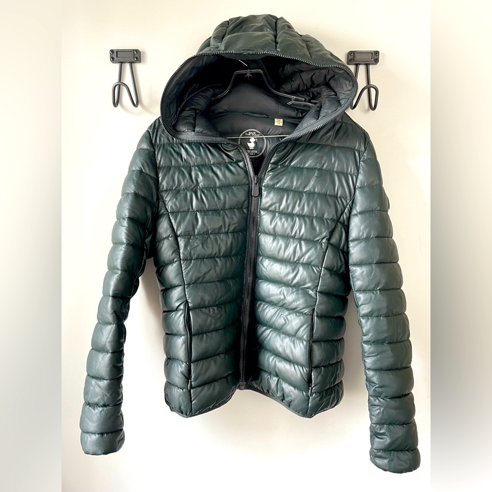 Save The Duck, size 4 women’s, black hooded zip up synthetic leather puffer EUC